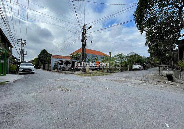 AMS-039.DSY Selling 1 acre plot of land on Jl Kenyeri Gatot Subroto Timur Tonja North Denpasar 1