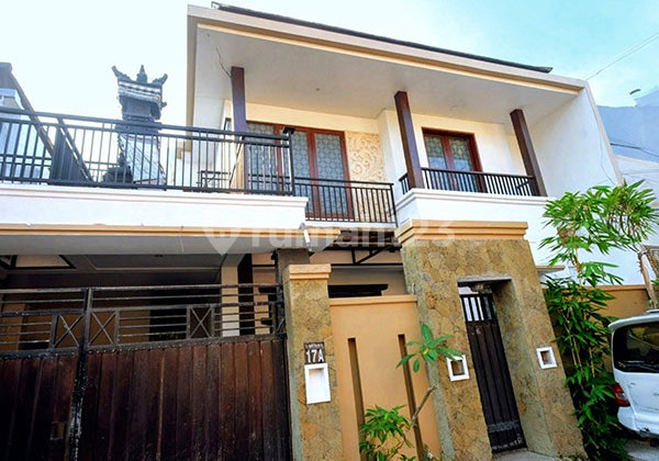 For Sale Exclusive Minimalist House in Sekar Tunjung Kesiman - 3 Bedrooms, Private Access, Near Living World Denpasar!
