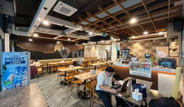 Dijual Rugi Beserta Furnishnya!! Gedung Komersial Baru Selesai Dibangun dan Renovasi di Kamal