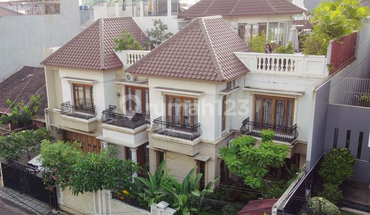 For Sale Classic Tropical House in Slipi Area - West Jakarta 2