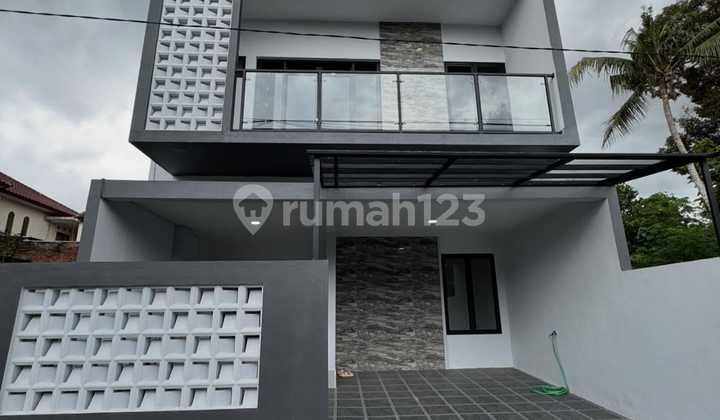 1. Rumah 2lt Di Ciwastra Dekat Polda Jawa Barat