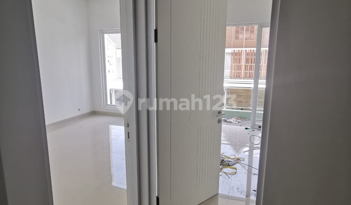 Dijual Rumah 2 Lantai Royal Residence Surabaya 2