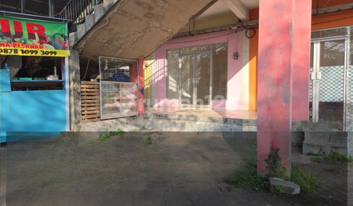 For Rent: Shop on Batu Mulia Main Road, Driyorejo, Gresik Regency.