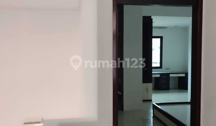 For Rent: Luxurious 2-Story House in Trengilis Utara, Surabaya. 2