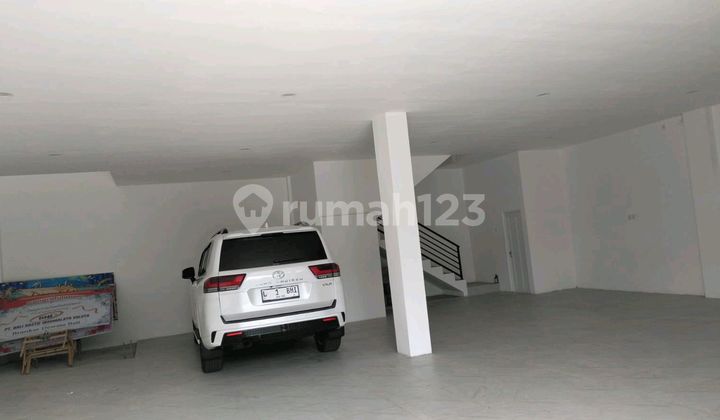 New 3-story shop house for rent in Kutuh, Badung. 2