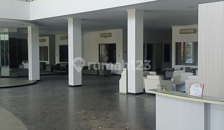 Rental of Car Showroom Buildings in West Denpasar Rental of Car Showroom Buildings in West Denpasar