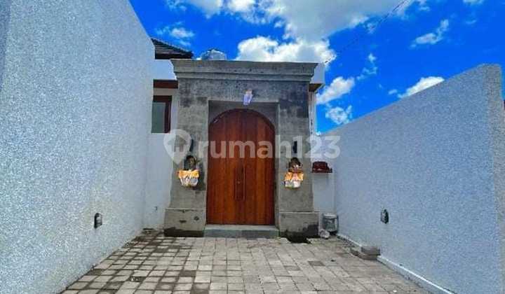 Modern Villa Rental Unfurnished - 3br Near the Beach