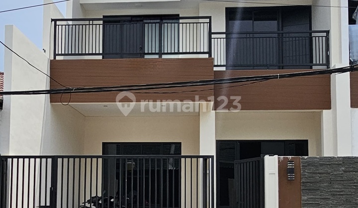 2-Story House in Dian Regency, East Surabaya 1
