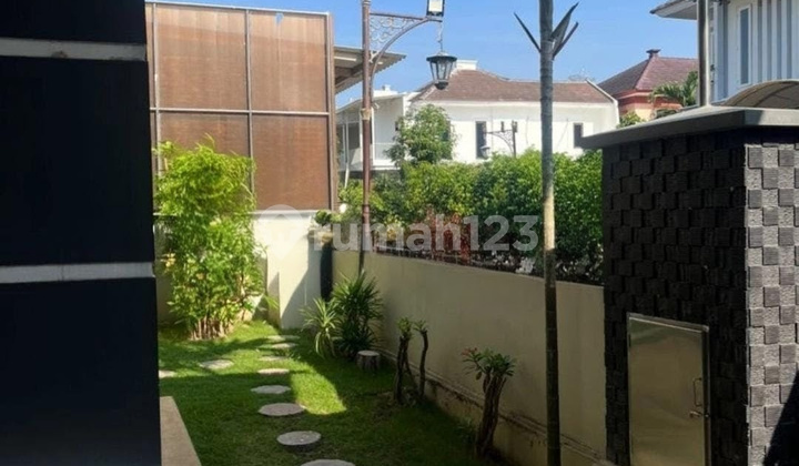 2-Storey House Darmo Bavarian Village 2