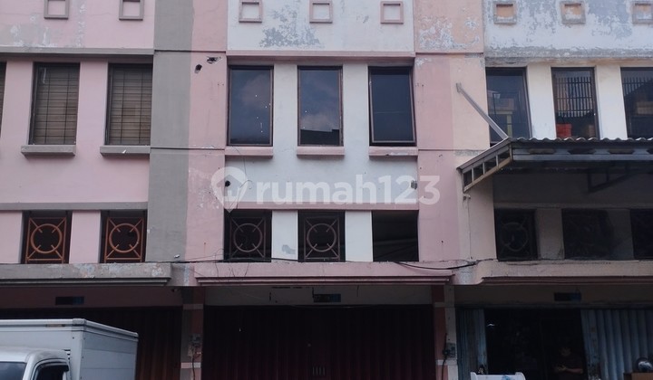 Ruko Strategis di Pusat Kota Surabaya 68.0 M²