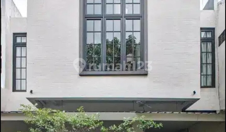 Rumah Bagus Furnished SHM di Puri Taman Asri