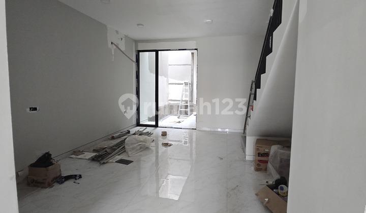 Rumah Baru Gress Model Minimalis di Wisma Mukti 2
