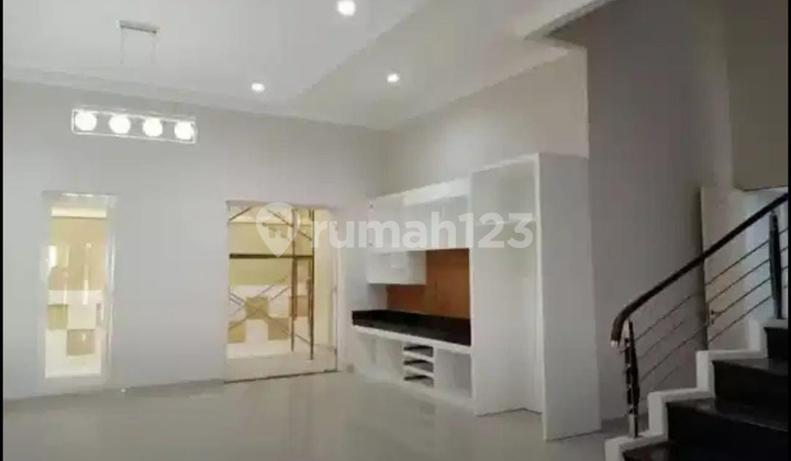Rumah Minimalis di Graha Famili 2