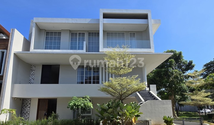 Nice House in Pakuwon City