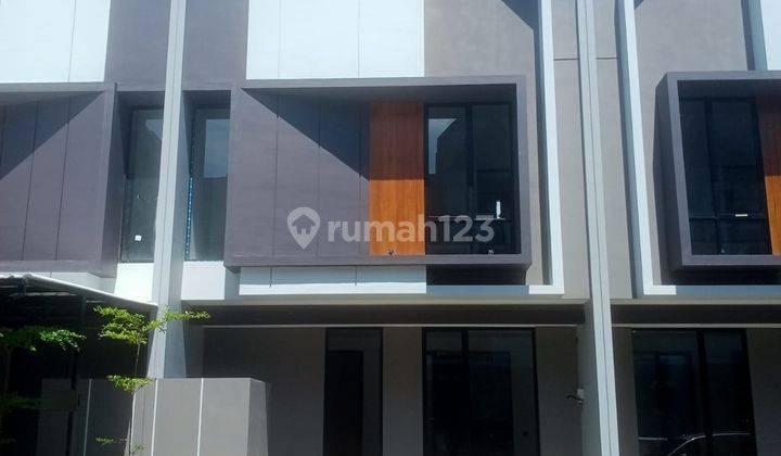 Rumah Baru 2 Lantai Dekat Pakwuon City, ITS, Galaxy Mall  1