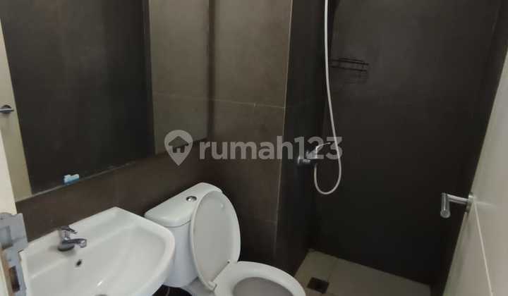 Tanglin Apartment 1BR Fully Furnished Close to Mall, Minimarket, Pakuwon Mall 2