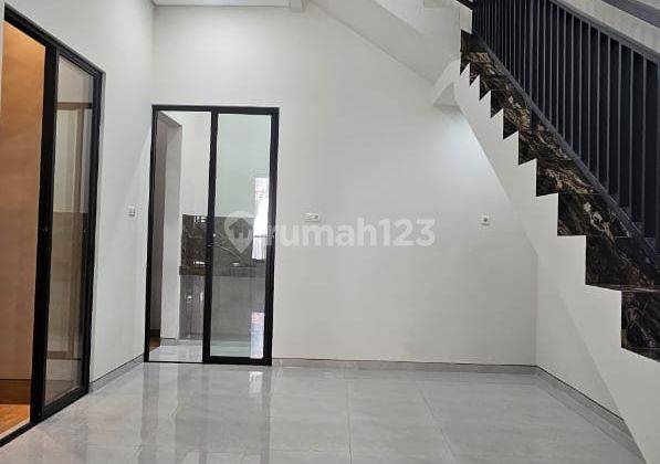 Hanya 2 Menit dari Kota Lama Kenjeran, Rumah Masih Baru Gress Modern 2