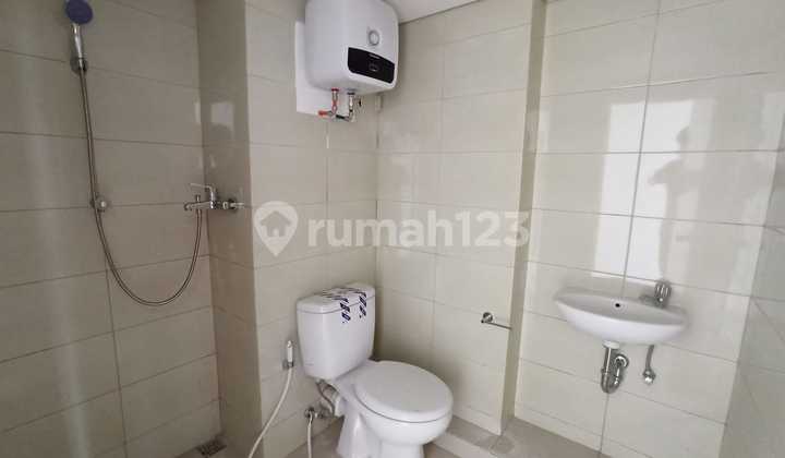 For Sale Icon Mall Apartment - Strategic Location in Gresik, Close to Shopping Centers & Public Facilities 2