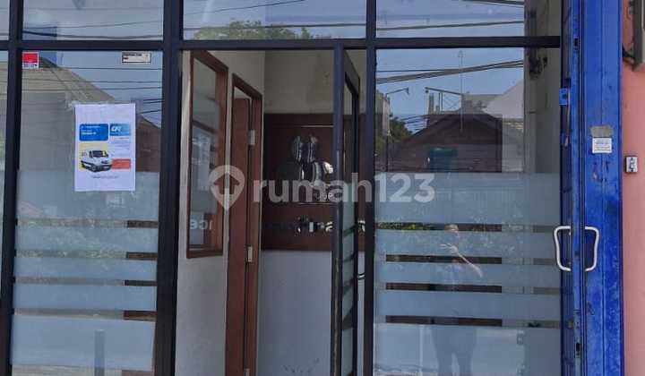 Shop House, 4 Floors in Tengilis, Move-In Ready, Ideal for Business Near Ubaya