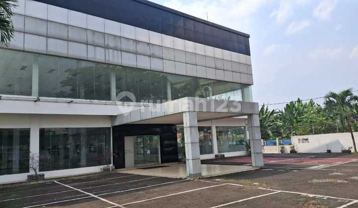 Disewakan Segera Gedung Ruang Usaha Ex Showroom Mobil di Cimone Tangerang