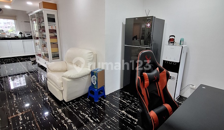 For Rent/Sale: WGP Apartment Shop House Area in Kelapa Gading Near Sport Club, Close to Summagung Road, Near Kelapa Gading Mall. Suitable for Residence, Notary Office, Lawyer Office, Music Course, Tutoring Center, etc. For Rent/Sale: WGP Apartment Shop House Area in Kelapa Gading Near Sport Club, Close to Summagung Road, Near Kelapa Gading Mall. Suitable for Residence, Notary Office, Lawyer Office, Music Course, Tutoring Center, etc.