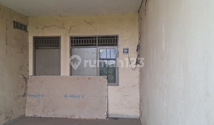 Negotiable Until Deal, Boarding House in Lengkong Serpong BSD Near Serpong Park Housing, Binus School, Close to Residence One, Near Jelupang Toll Gate, Near Villa Melati Mas 2