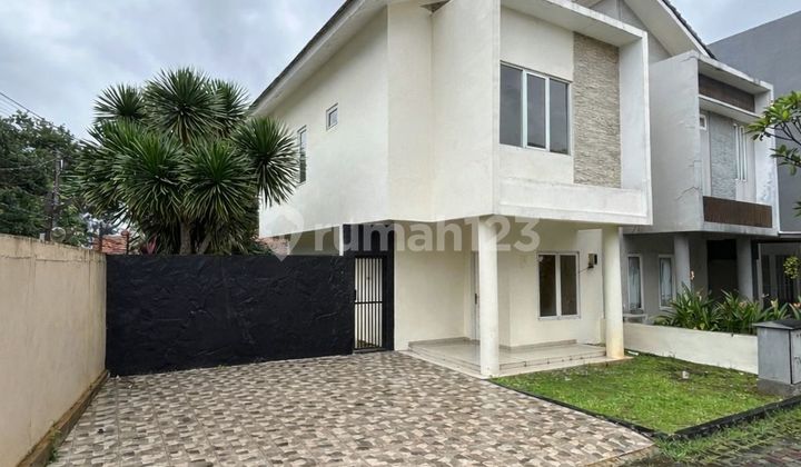 Rumah Townhouse Strategis Andara, Depok Dekat Toll