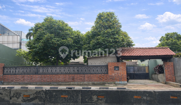 Rumah + Kost Dijual di Pinggir Jalan Utama Warung Jati Pejaten Rumah + Kost Dijual di Pinggir Jalan Utama Warung Jati Pejaten