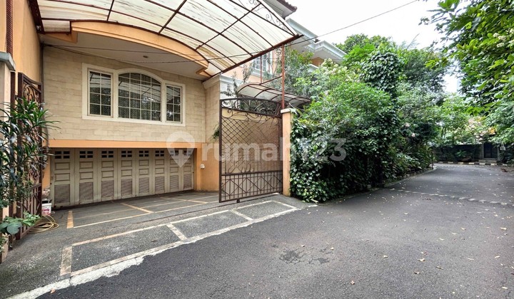 House for Sale in Kuningan Setiabudi Cluster with Private Pool Facilities