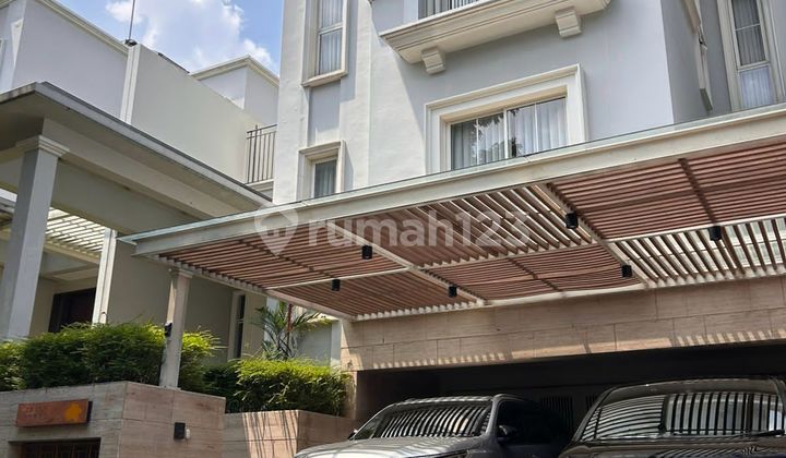 Rumah Mewah Cluster South Grove Siap Huni Private Pool dan Lift