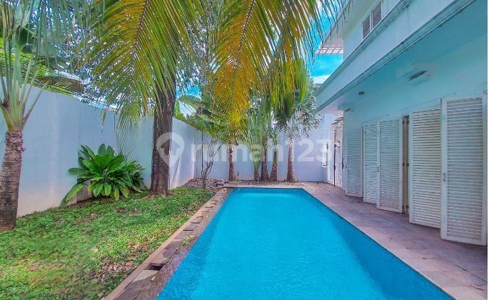 Rumah Dijual di Kemang Barat Jakarta Selatan