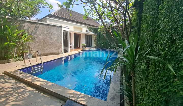 Rumah Dijual di Radio Dalam Fasilitas Kolam Renang Posisi Hook Rumah Dijual di Radio Dalam Fasilitas Kolam Renang Posisi Hook