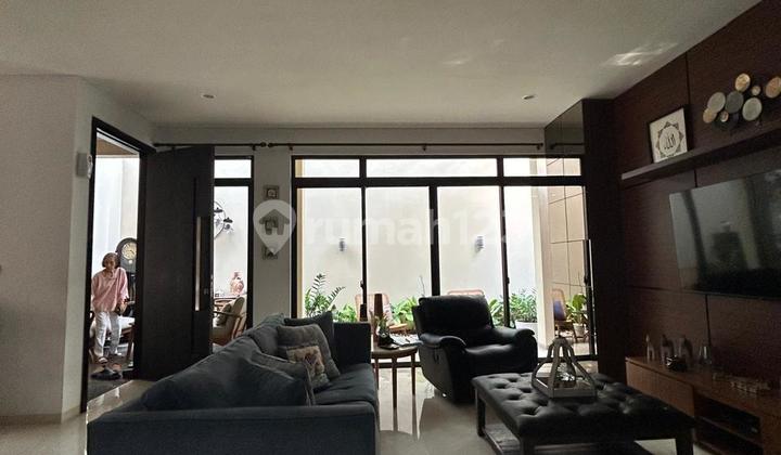 Luxury House for Sale in Serenia Hills Lebak Bulus, Signature Cluster