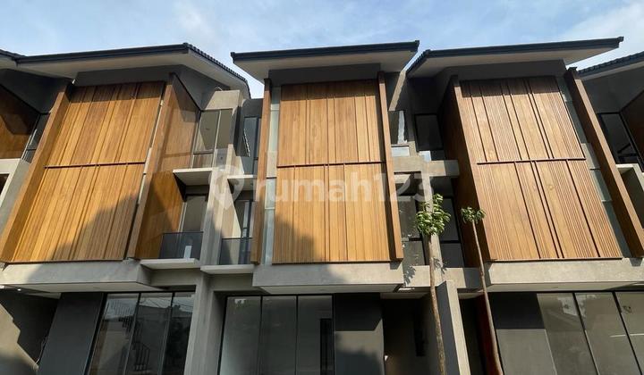 RUMAH MEWAH STRATEGIS DI RUMA PRANA PONDOK PINANG JAKARTA SELATAN