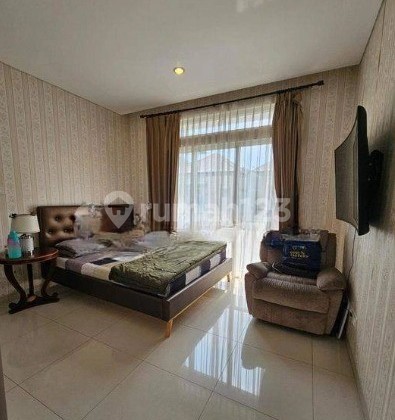 Cheap Luxury House in Cluster Venture Serenia Hills Semi Furnished 2