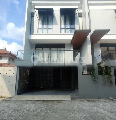 Rumah Mewah Private Pool Brand New Di Kemang Area