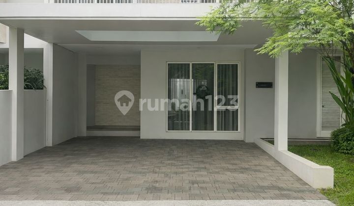Rumah Mewah Private Pool Cluster Venture Barat Serenia Hills Rumah Mewah Private Pool Cluster Venture Barat Serenia Hills