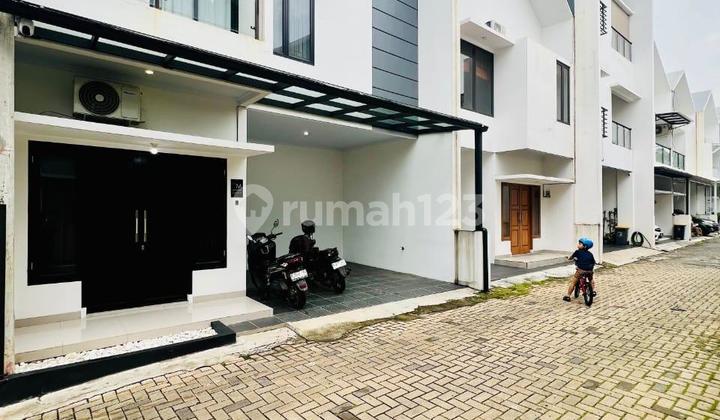 Rumah Dijual di Cilandak Kko Dekat Toll Jorr 2