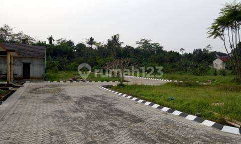 LAND FOR SALE IN A FLOOD-FREE COMPLEX IN SAWANGAN DEPOK