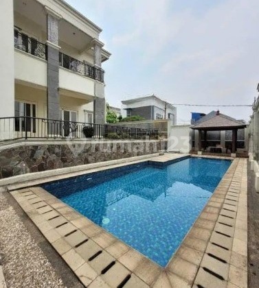 Affordable House in Pejaten with Private Pool, Just a Step Away from Pejaten Village Mall 2