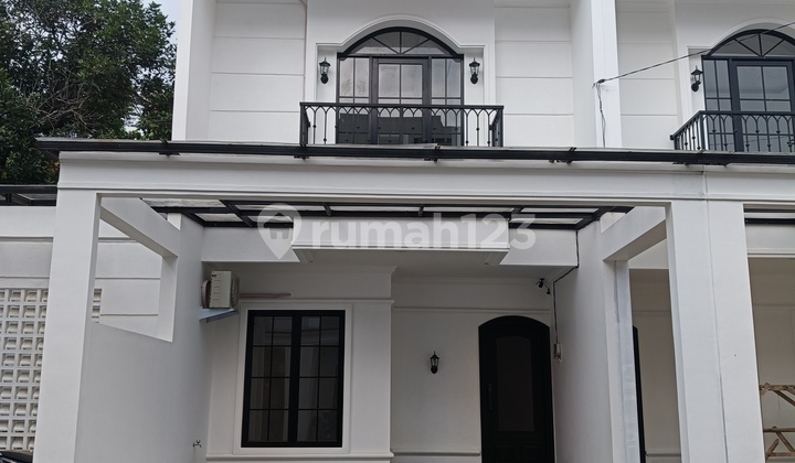 Dijual Cepat Murah Rumah Amerika Klasik di Lebak Bulus