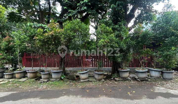 RUMAH TUA HITUNG TANAH HOOK DI PASAR MINGGU JAKARTA SELATAN RUMAH TUA HITUNG TANAH HOOK DI PASAR MINGGU JAKARTA SELATAN