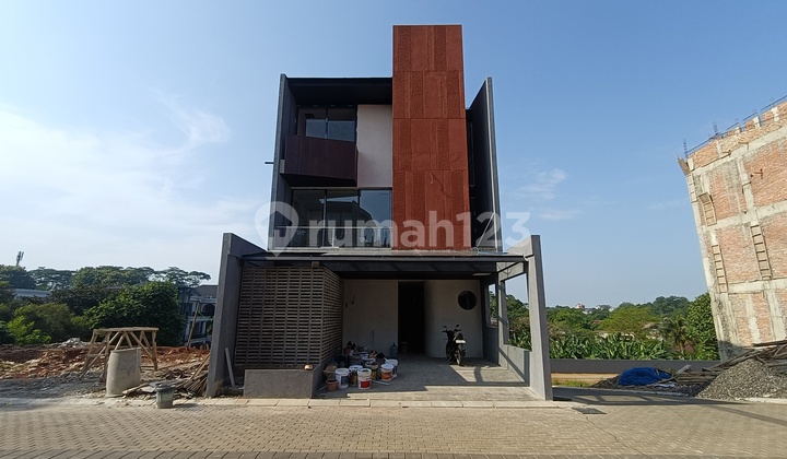 Rumah Mewah 3 Lantai Cluster Baru Lebak Bulus Dekat Mrt 