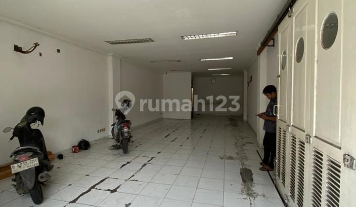SHOPHOUSE FOR SALE IN BANGKA KEMANG, SOUTH JAKARTA 2