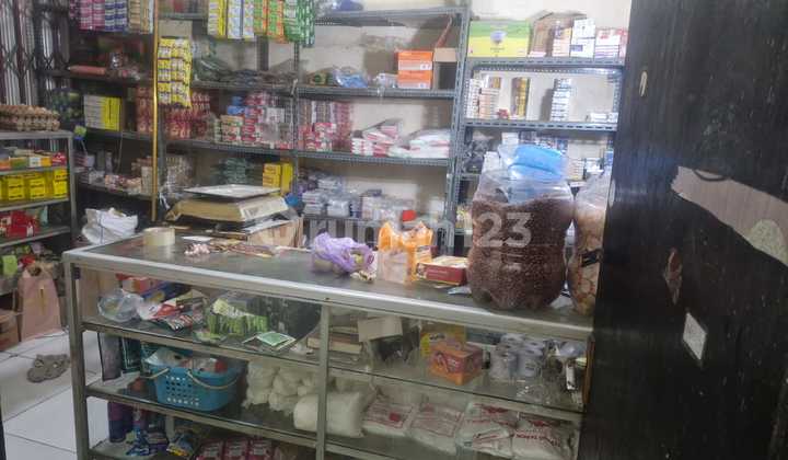 Shophouse with Business in a Strategic Location in Cilincing, North Jakarta