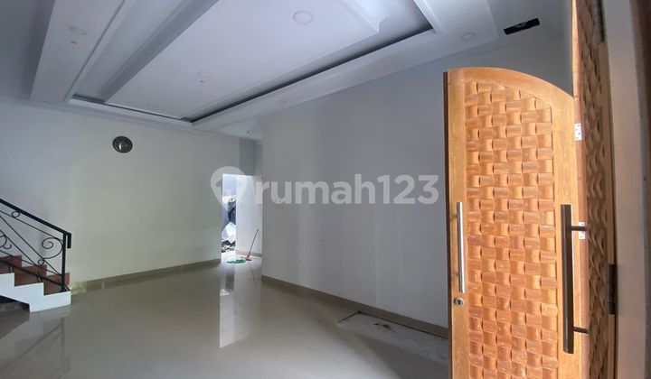 For Sale Strategic House in Pasar Minggu, South Jakarta - Close to Toll Road & Station, Move-in Ready! 2