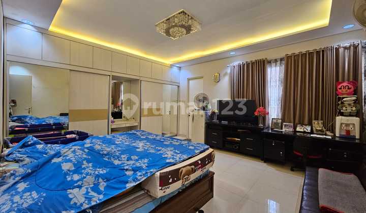 Rumah Bagus di Cluster Vasana Harapan Indah 2 Bekasi 2