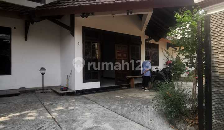 Dijual Rumah Besar Strategis di Duren Sawit Jakarta Timur Cocok Untuk Rumah Kost