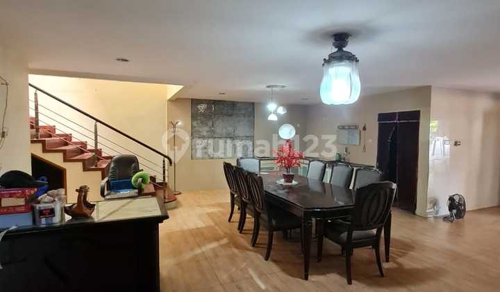 Dijual Rumah 3 Lantai Posisi Hook Harga Dibawah NJOP di Green Garden Kedoya Jakarta Barat 1