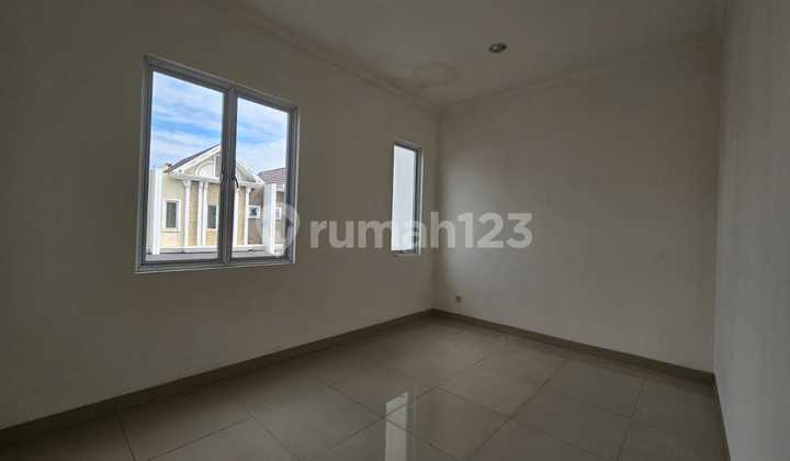 Nice House in South Thames Cluster Cakung East Jakarta - Comfortable, Green, and Strategic Location 2